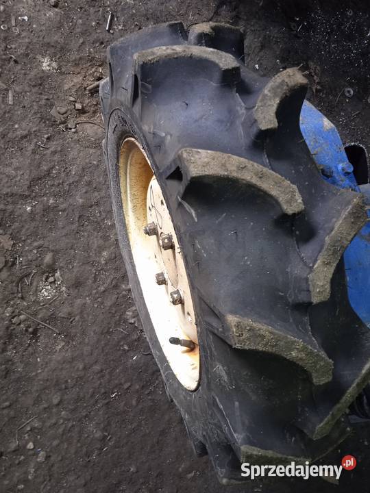 Traktorek 4x4 Mitsubishi d1500