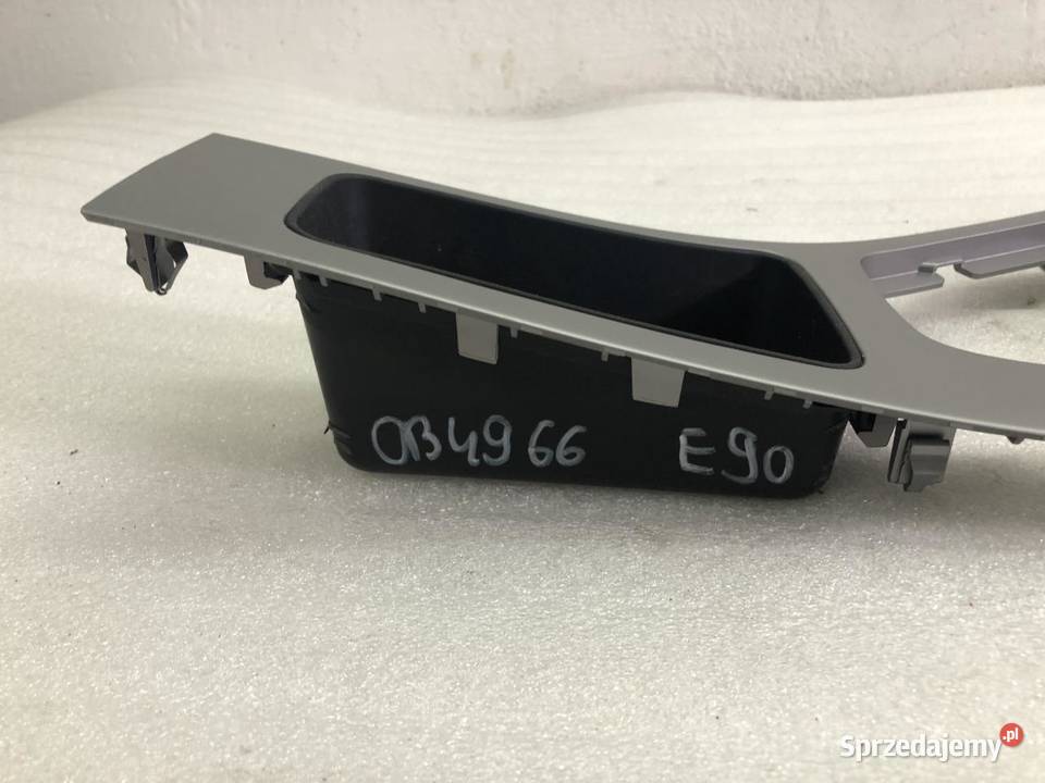 LISTWA RAMKA TUNELU ŚRODKOWEGO 7118034 BMW E90