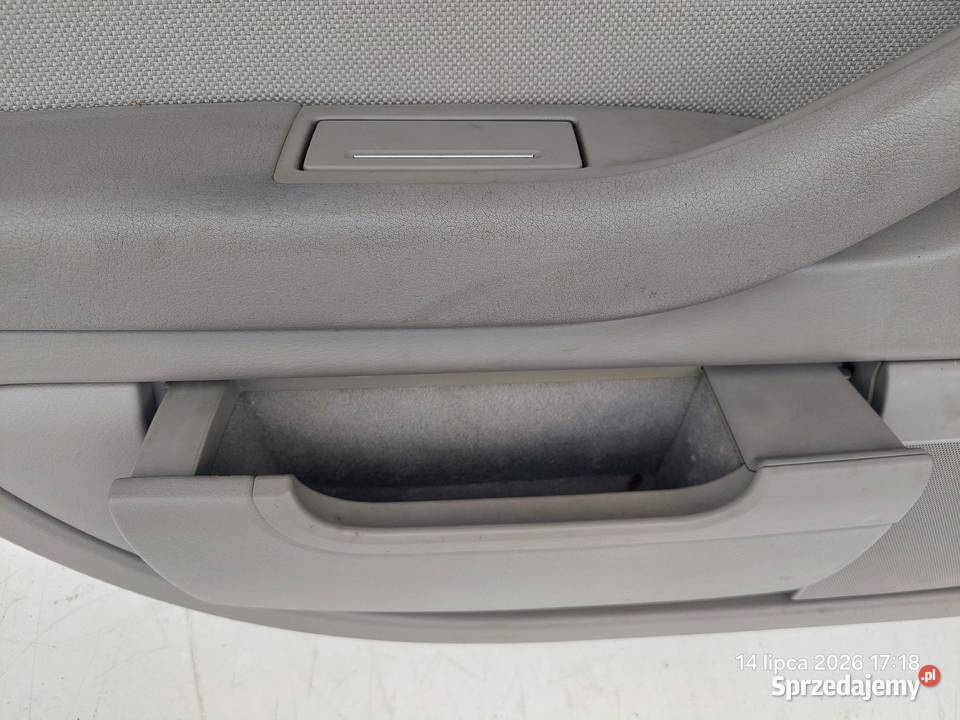 AUDI A8 D3 42 TDI 0510 TAPICERKA DRZWI LEWA TYL Włoszczowa