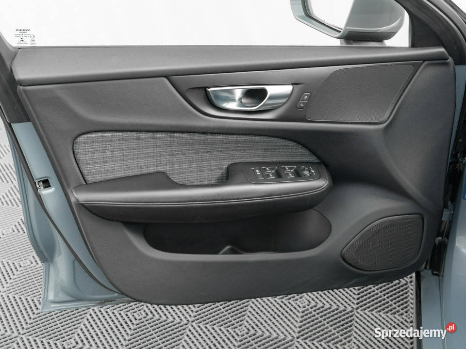 Volvo V60 WD5210SB4 D Momentum Pro Kcofania czujnik parkowania Pępowo