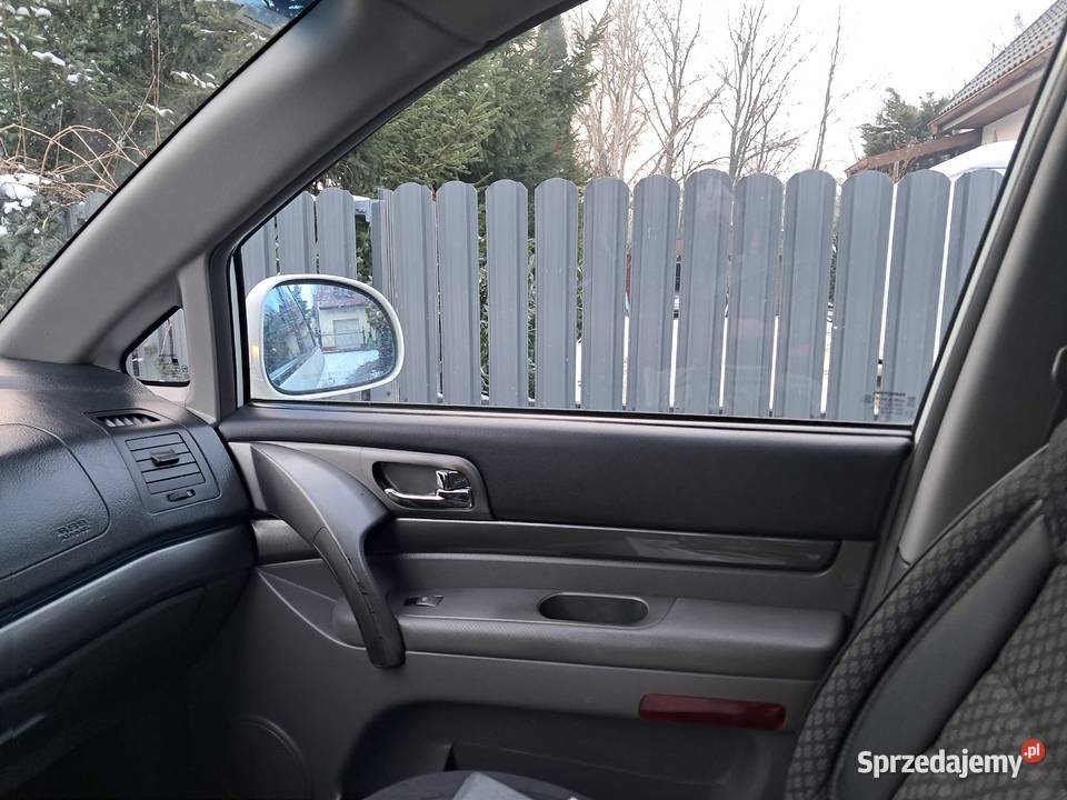 Sprzedam wygodnego 7 osobowego Suva nieuszkodzony Płock