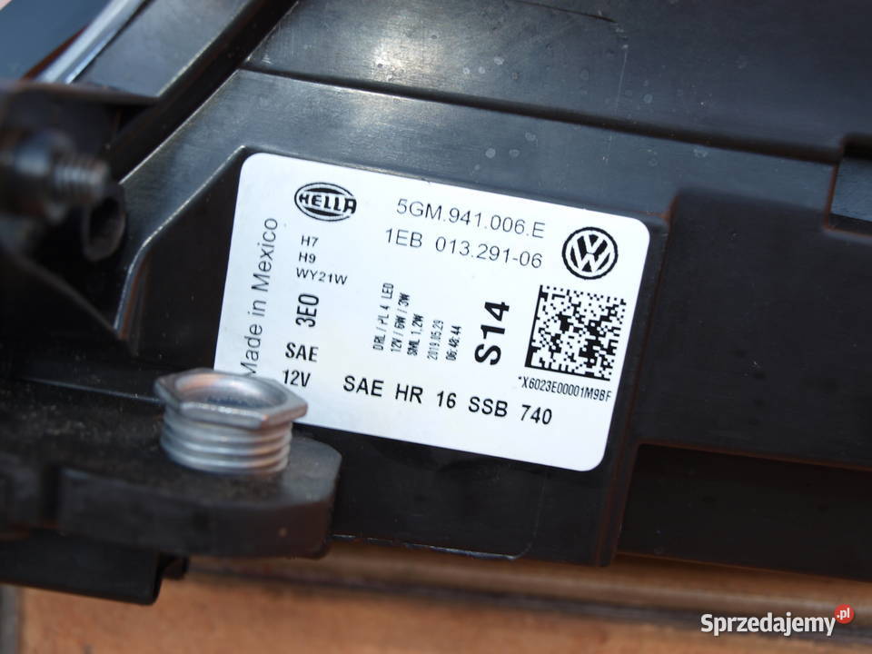 VW Golf 7 VII lampa prawa przód zwykła 2017 Kalisz