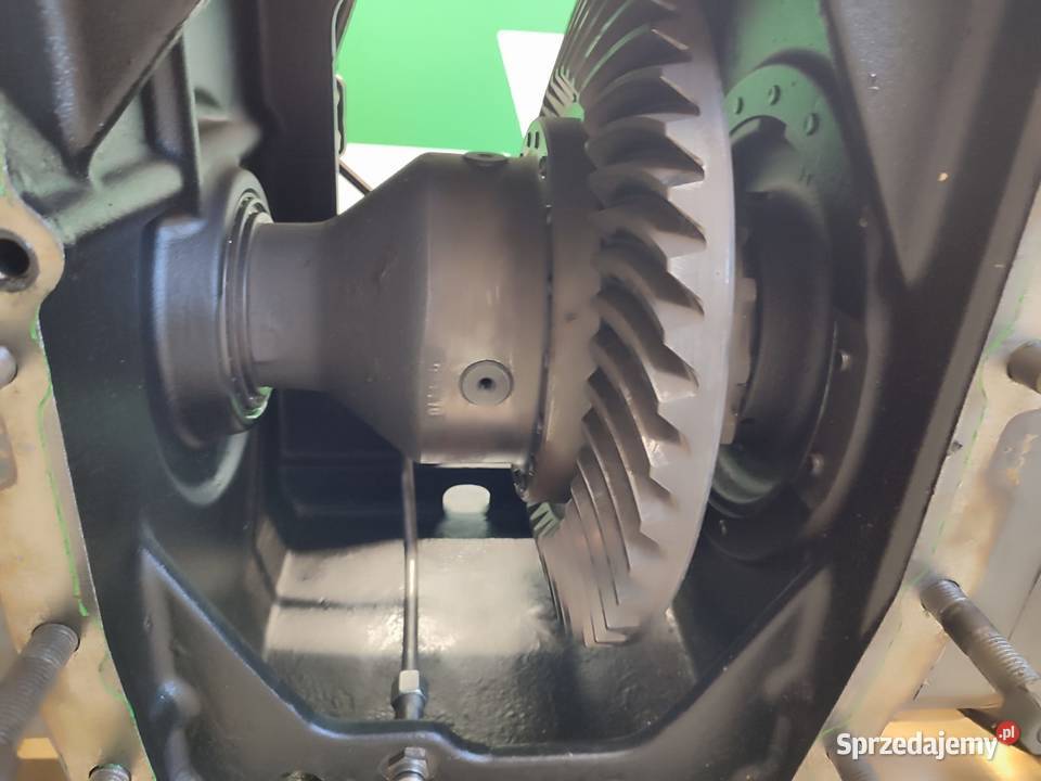 Dyferencjał 716150010021 MASSEY FERGUSON 7465 Pozostałe Części maszyn i innych pojazdów Wilkowo