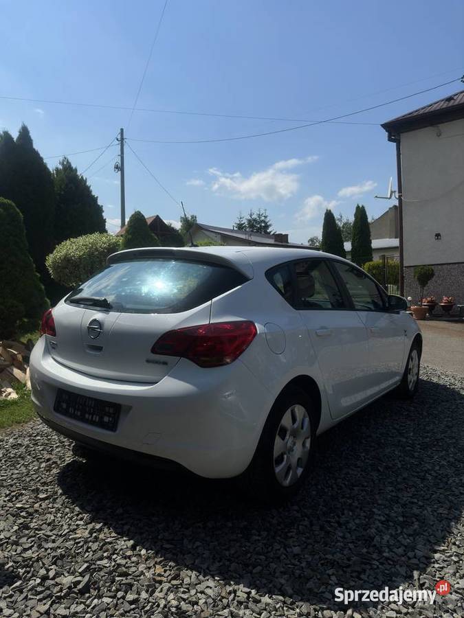 Opel Astra J 14 100 2010 Benzyna Bezwypadkowy 100KM podkarpackie Jasło