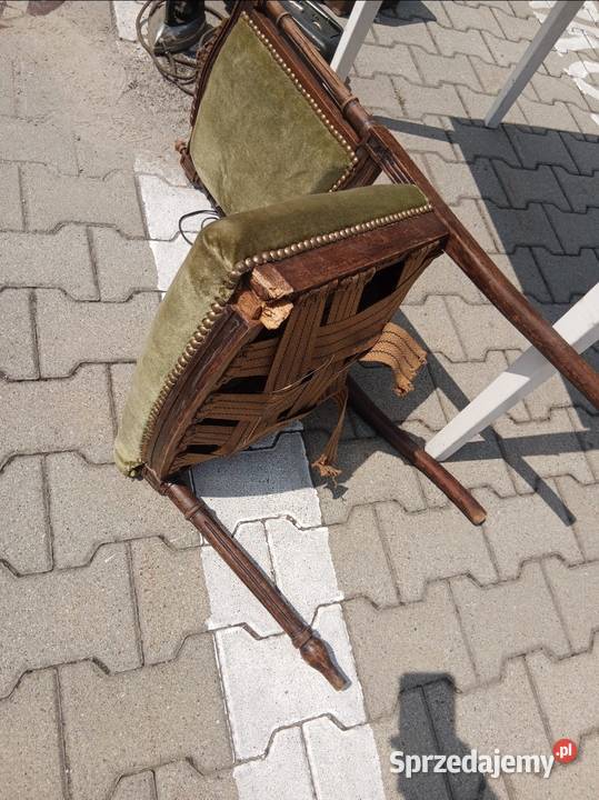 Stare zabytkowe antyczne krzesło na sprężynach małopolskie