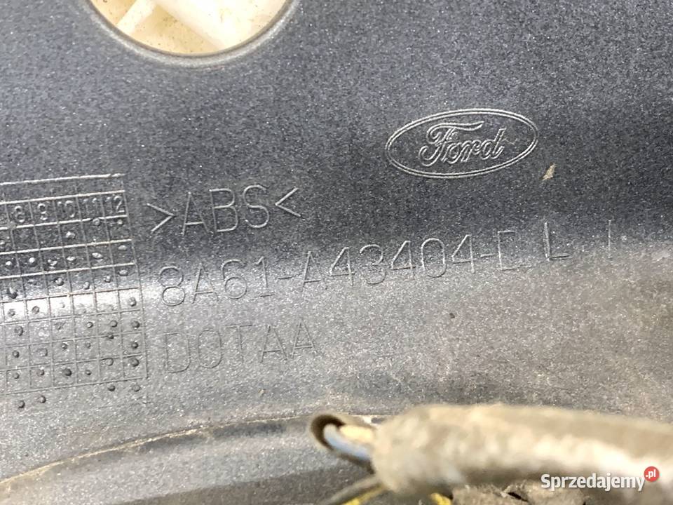 LISTWA KLAPY TYŁ FORD FIESTA MK7 Hatchback