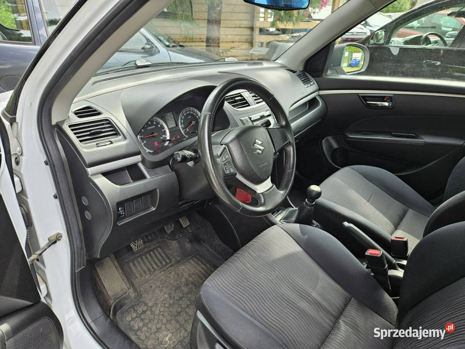 Suzuki Swift 4 x 4 Klimatyzacja Podgrzewane immobilizer sprzedam