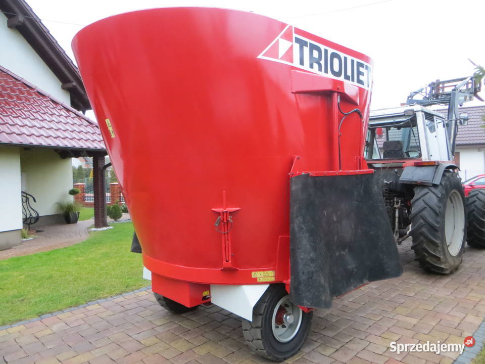 Paszowóz Wóz paszowy TRIOLIET Solomix 1000