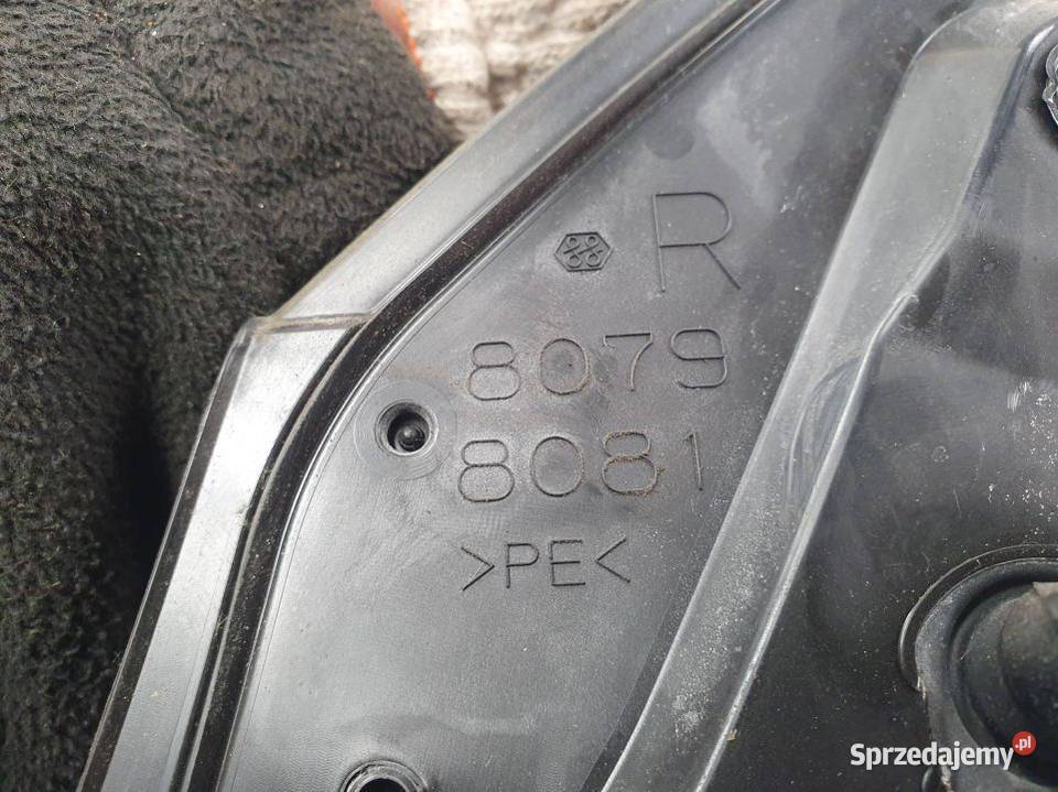 LUSTERKO PRAWE DAIHATSU SIRION Lipno