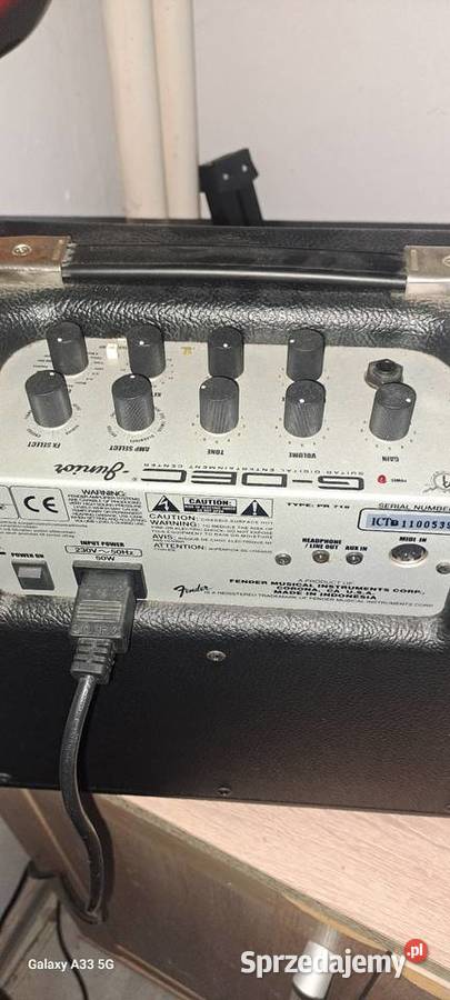 Sprzedam gitarę elektryczną z całym zestawem