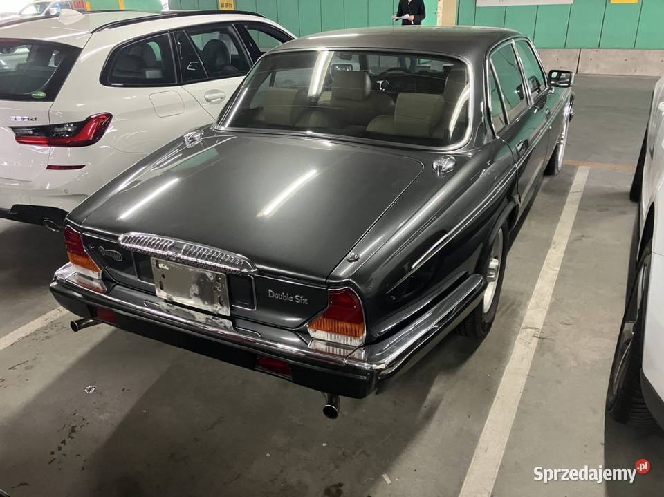 Daimler Double Six V12 benzyna
