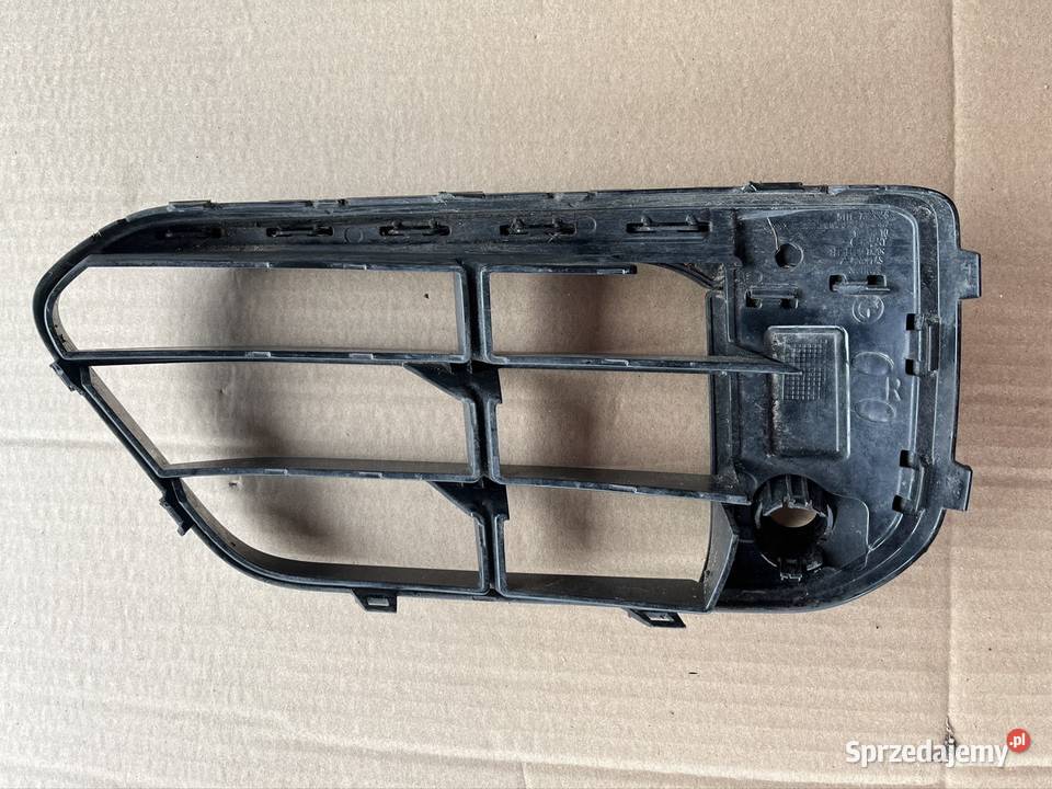 BMW X1 F48 PRAWA KRATKA ZDERZAKA ATRAPKA Międzychód sprzedam