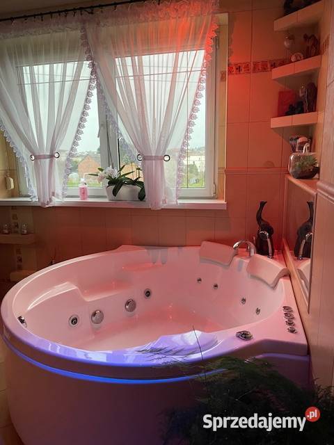 Dom z warsztatem serwisu ogumienia i basenem Pozostałe Książenice sprzedam