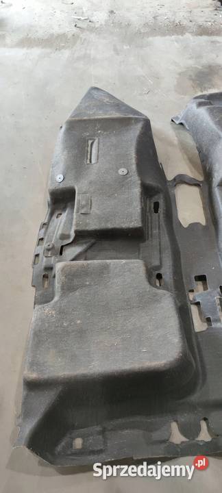 DYWAN WYKŁADZINA AUDI Q3 F3 83B863367 QA5 Przystajń