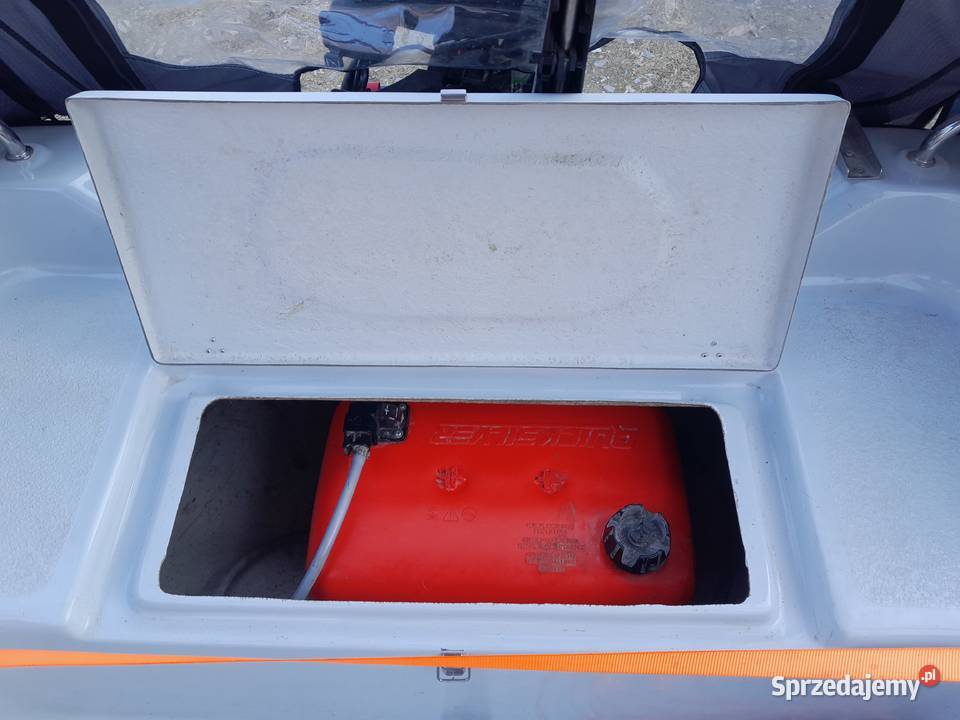 ŁÓDKA WĘDKARSKA Z NAMIOTEM I PRZYCZEPĄ Sporty strzeleckie i myślistwo