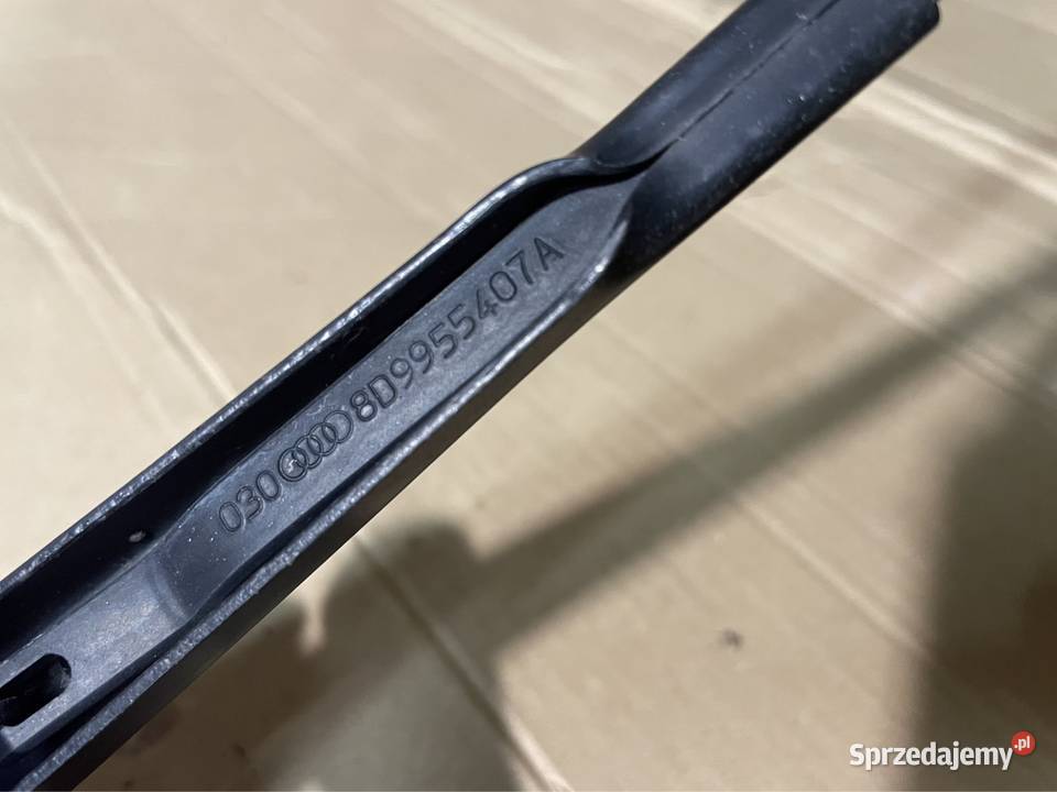 Ramie tylnej wycieraczki 8D9955407 audi a4 b5