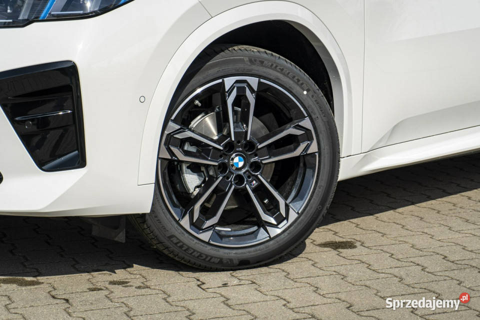 BMW iX2 iX2 eDrive20 z ratą 950 netto światła LED sprzedam