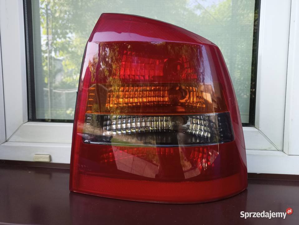 Opel Astra G hatchback lampa tył tylna prawa Sieradz