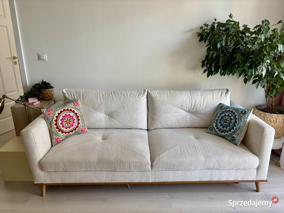 Sofa na drewnianych nóżkach rozkładana LAVENDE 86cm