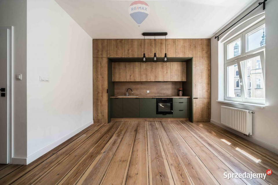 Ładna kawalerka kamienica winda Stare Miasto Piętro 1 Poznań