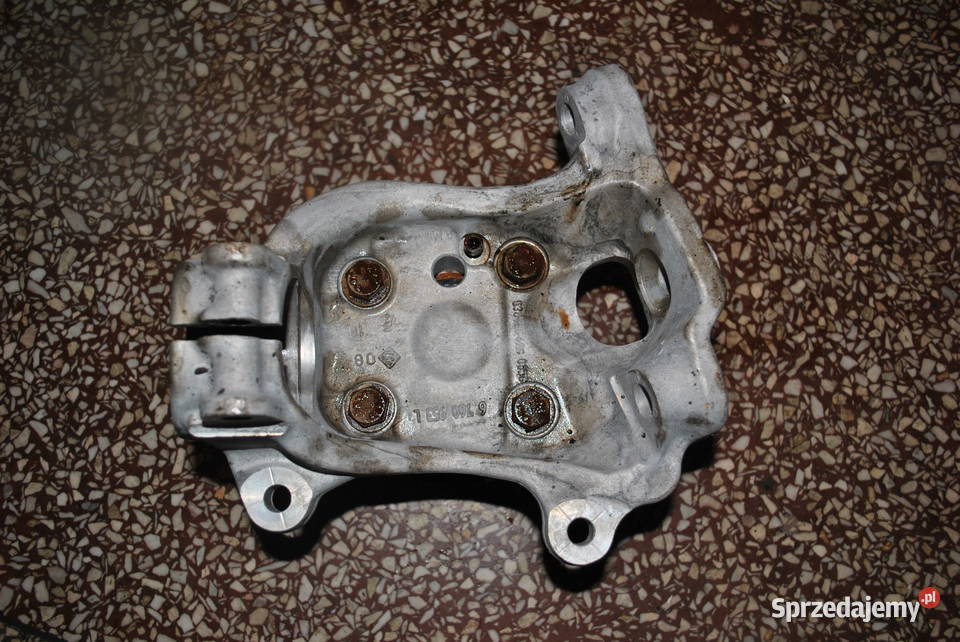 Zwrotnica lewy przód BMW E60 E61 Poręba