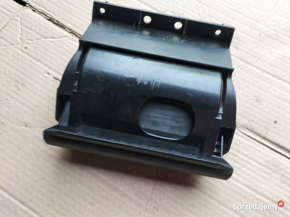 AUDI 80 B4 80B4 POPIELNICZKA GNIAZDO ZAPALNICZKI Popielniczki lubelskie sprzedam