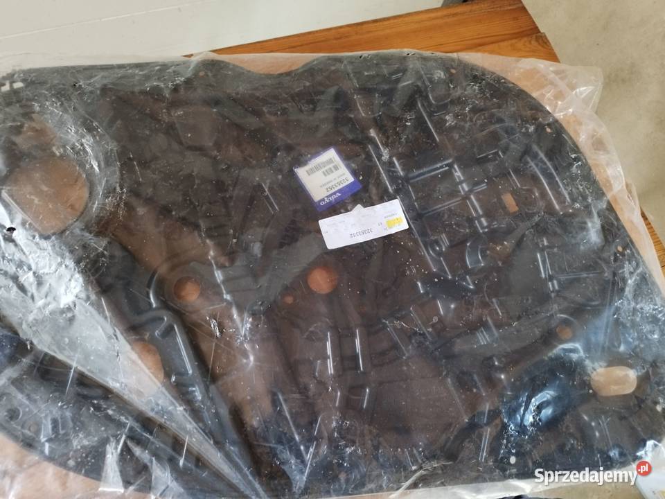 BOCZEK PLASTIK DRZWI LEWY PRZEDNI 32353352 VOLVO Pozostałe Wożuczyn