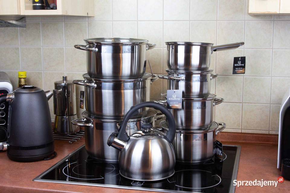299 Zestaw dużych garnków nierdzewnych z Zabrze