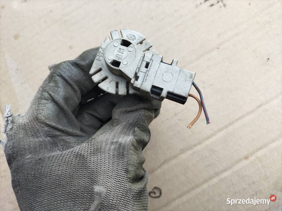 AUDI 80 B3 B4 A6C4 OPRAWKA ŻARÓWKI TYLNEJ LAMPY lubelskie Kamień-Kolonia