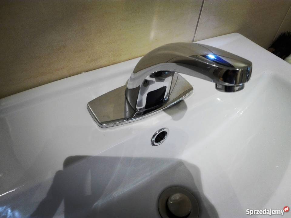 automatyczna bateria łazienkowa na fotokomórkę