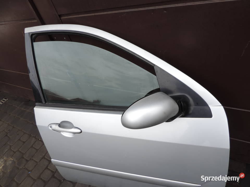 DRZWI PRAWY PRZÓD FORD FOCUS MK1 KOMBI KOLOR 08 Drzwi