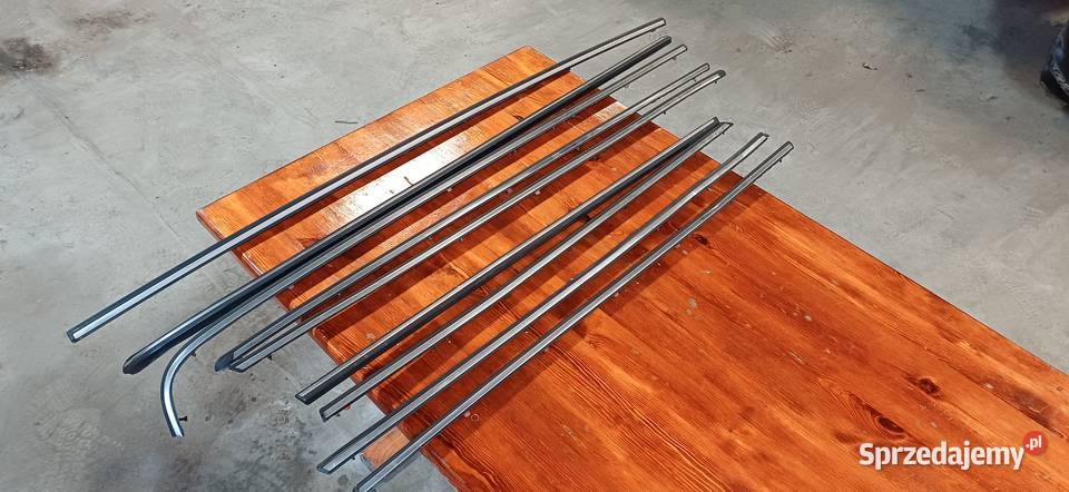 Mercedes W123 listwa listwy boczne chromy Parczew