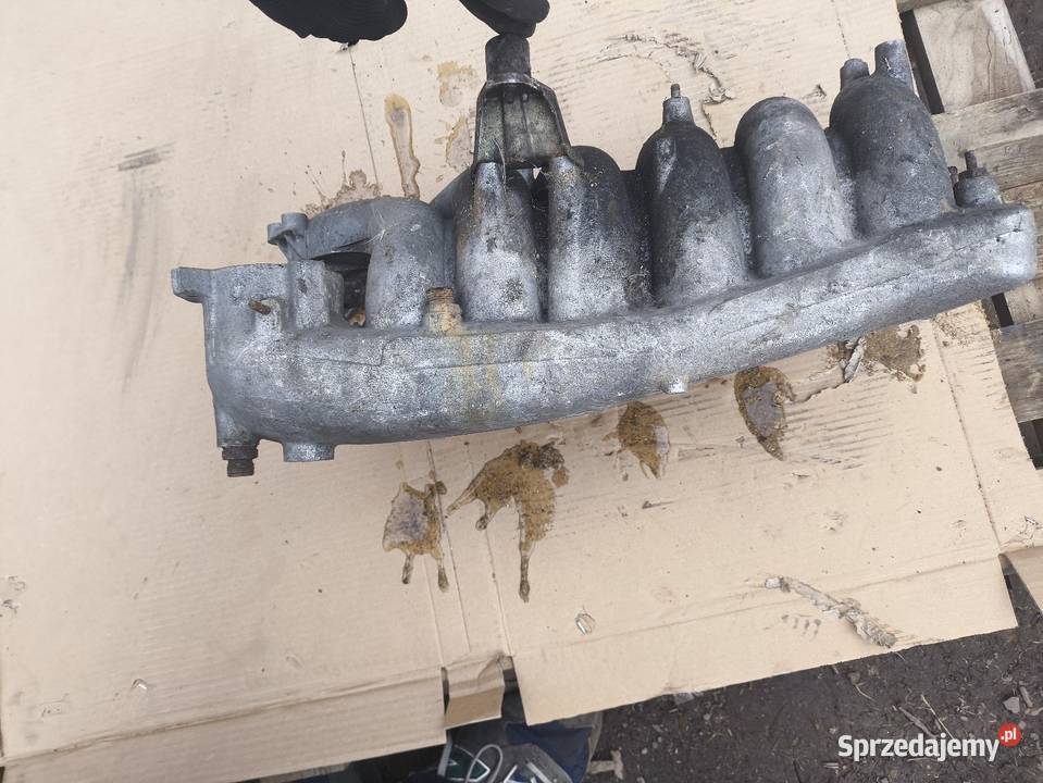 Kolektor ssący mercedes M110 W123 W126 W116 W114 podkarpackie Lutoryż