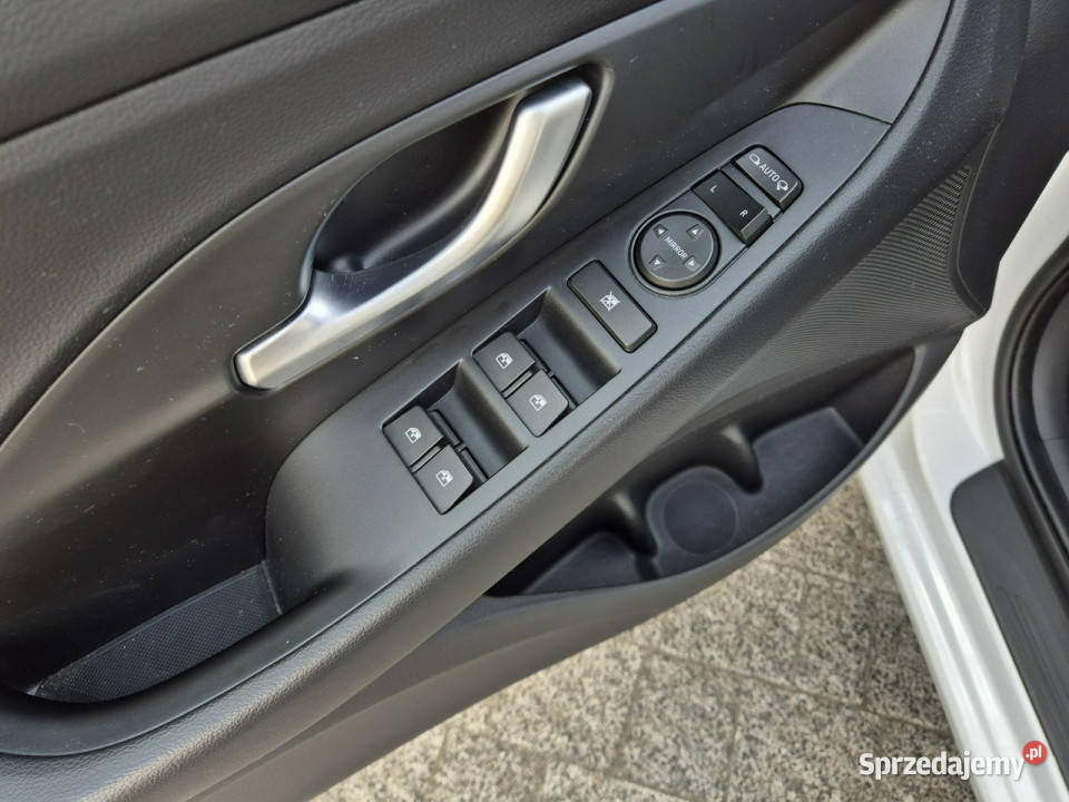 Hyundai i30 10 TGDI 6MT 120 WersjaSmart Pakiet Rok produkcji 2024 łódzkie Łódź