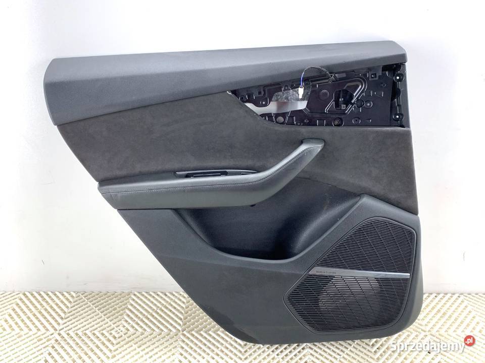 BOCZEK DRZWI LEWY TYŁ AUDI Q8 SUV TAPICERKA
