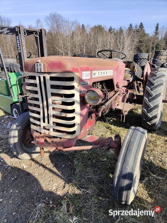Traktor Ciągnik Sadowniczy Wąski MC CORMICK F240 sprzedam