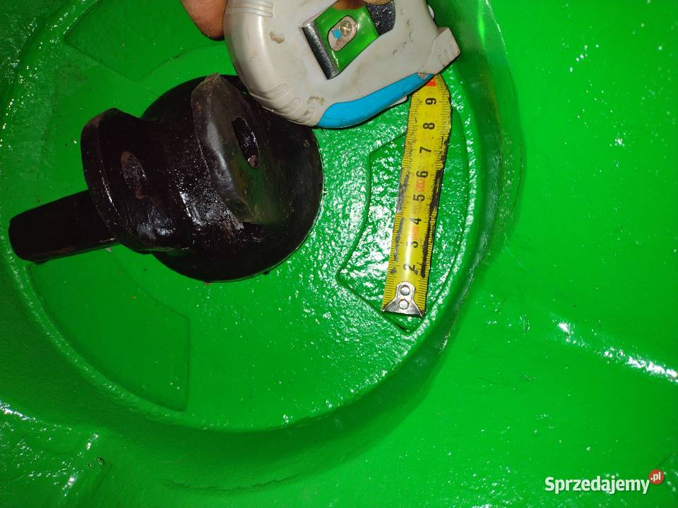 Rozsiewacz nawozów nieuszkodzony