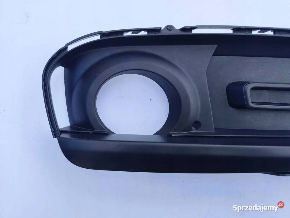 BMW 3 F30 F35 F31 KRATKA HALOGENU PRZOD Przemęt