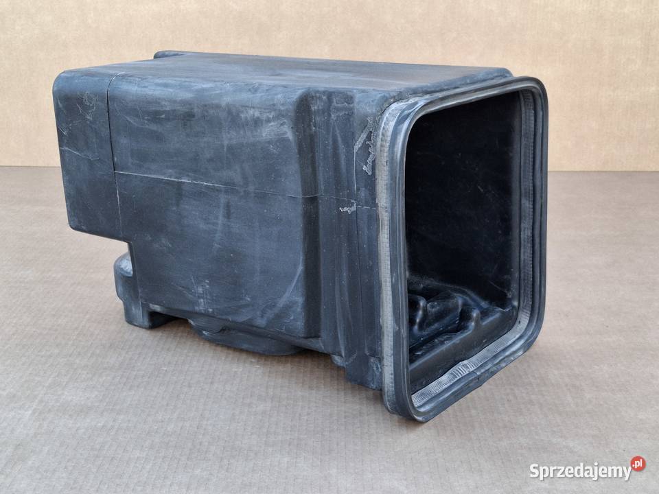 RENAULT MAGNUM SCHOWEK SKRZYNKA NARZĘDZIOWA Bieleń