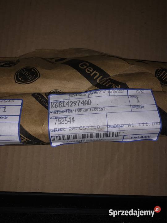 Jeep Cherokee listwa zgarniająca drzwi tył Listwy i nakładki sprzedam