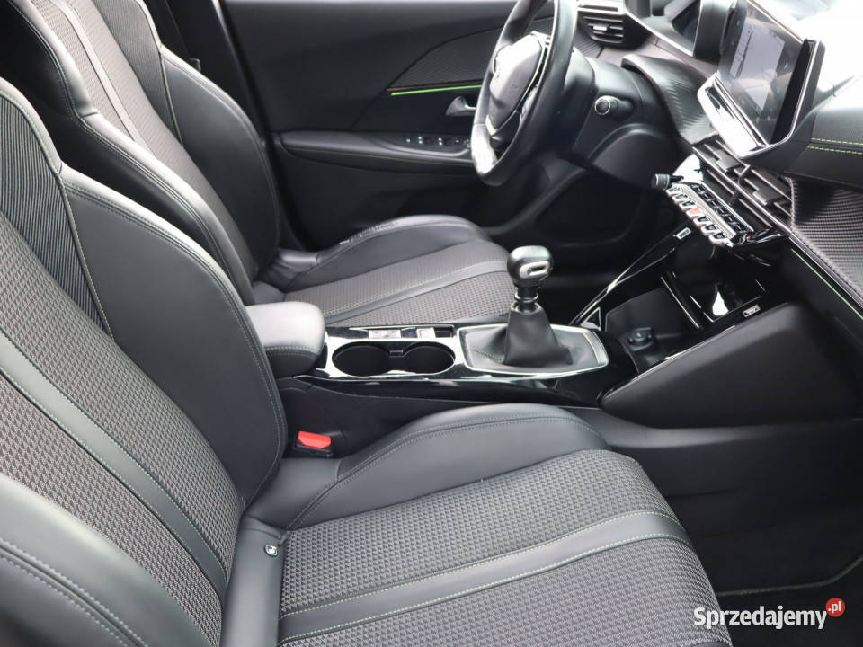 Peugeot 2008 12 PureTech 96KM Katowice
