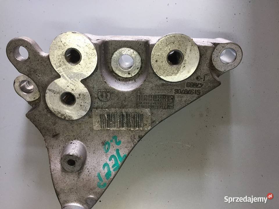 Łapa mocowanie skrzyni 51978706 jeep renegade 20