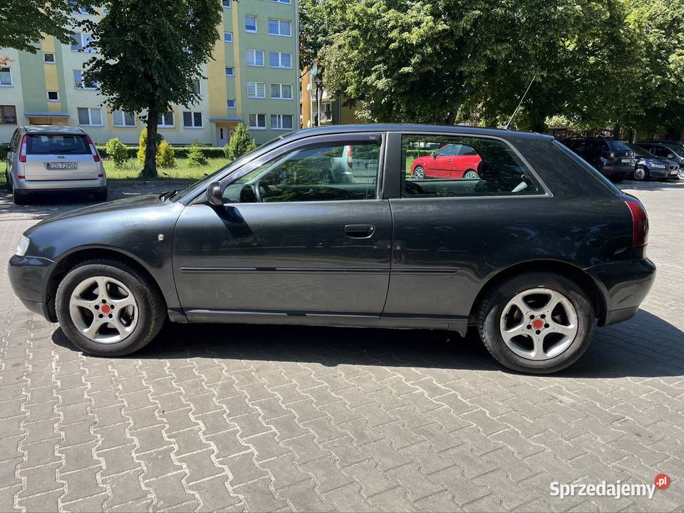 AUDI A3 18 benzyna sprawna klimatyzacja opłaty Zgierz
