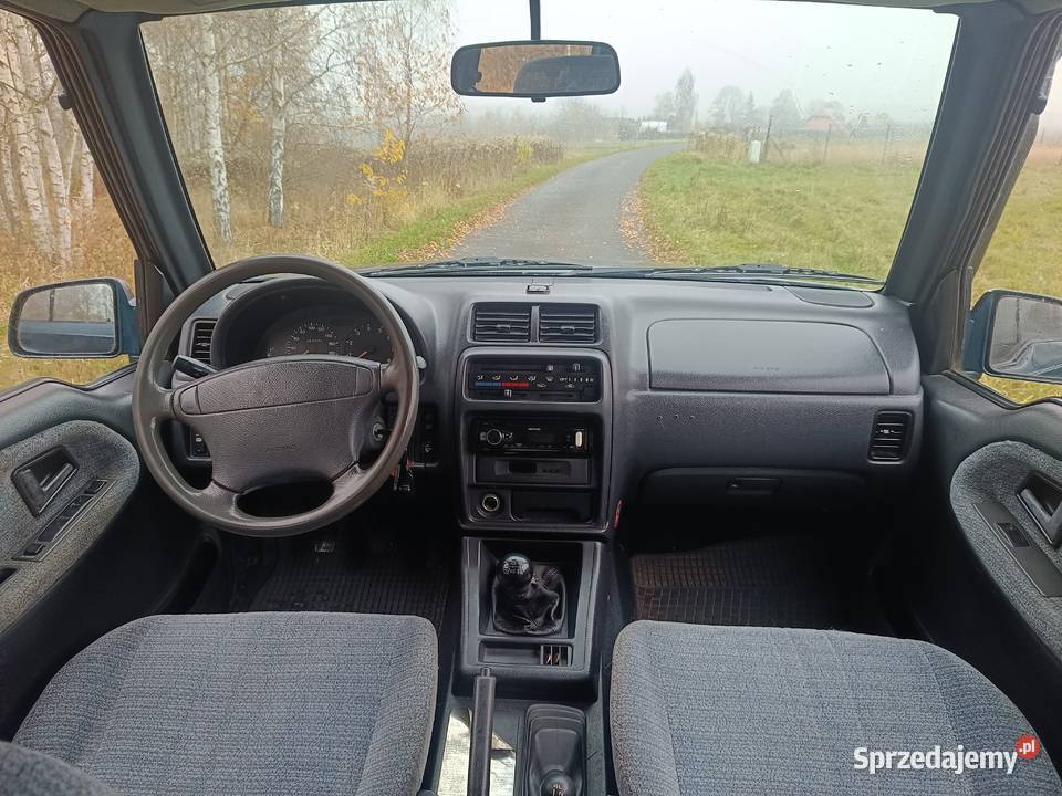 Suzuki Vitara 20 V6 5D Radzikone