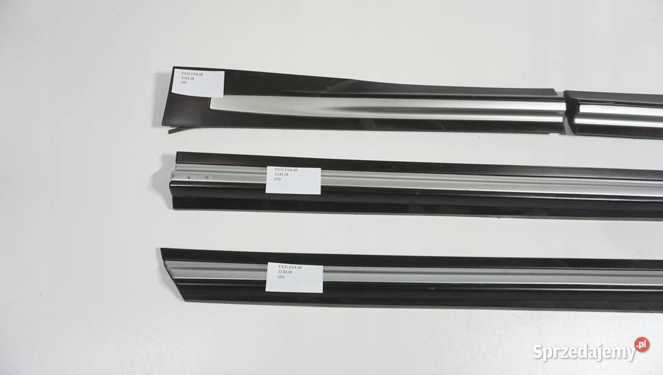 LISTWA DRZWI PRAWA LEWA INFINITI QX70 FX35 USA Nowy Tomyśl