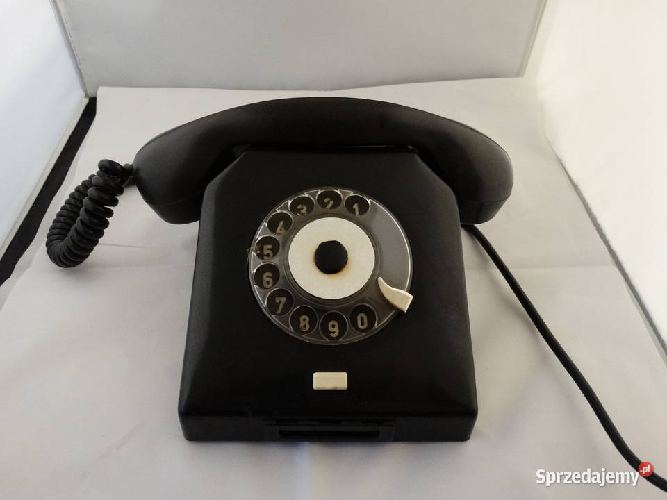 Stary telefon, kręcony, tarczowy DDR