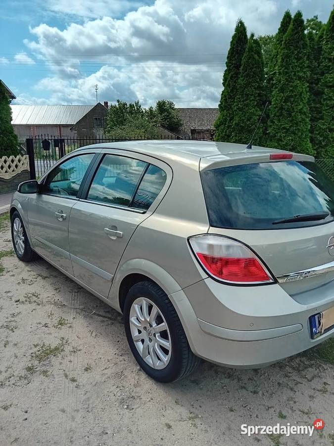 OPEL ASTRA 2005 16BGAZ Klima zadbana Zwierzyniec sprzedam