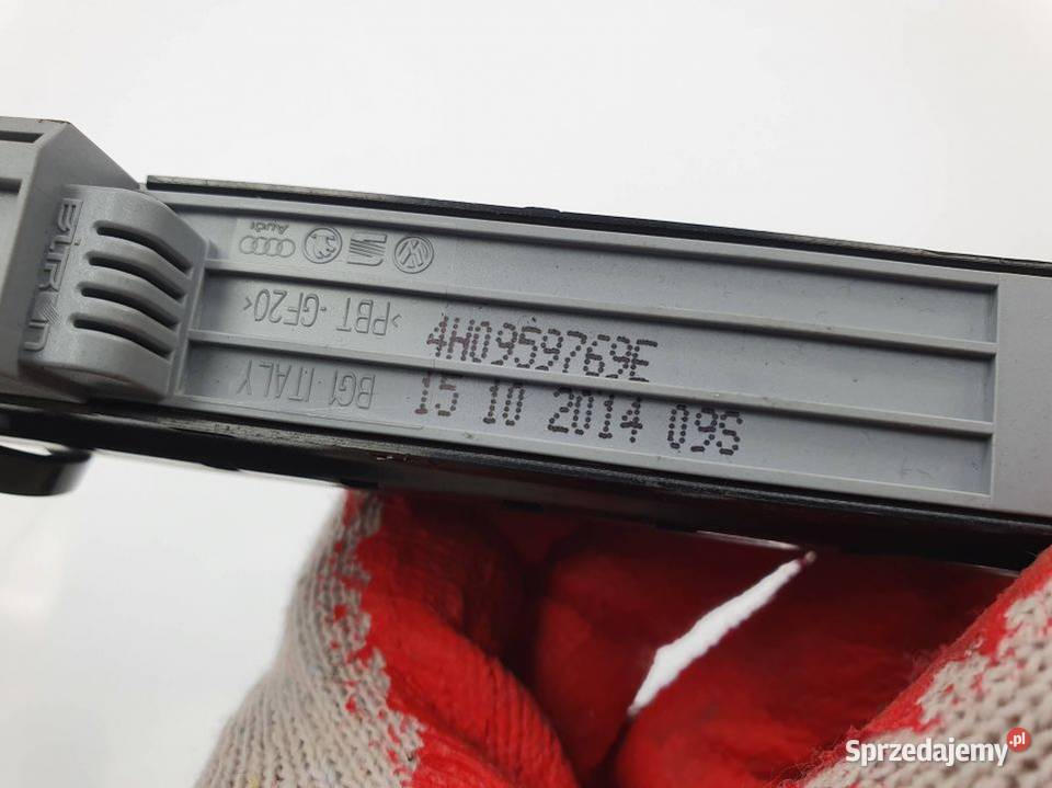 PRZYCISK AUDI A8 L D4 4H0959769E osobowe Pozostałe Lipno