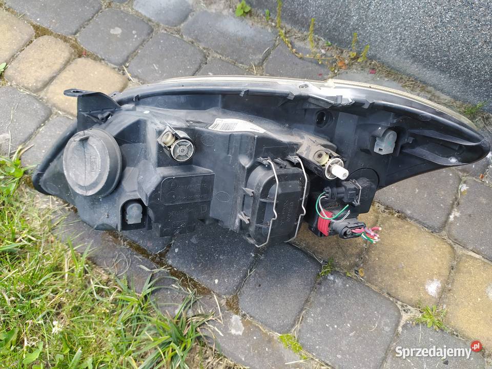 Przednia prawa lampa Toyota Corolla osobowe lubelskie