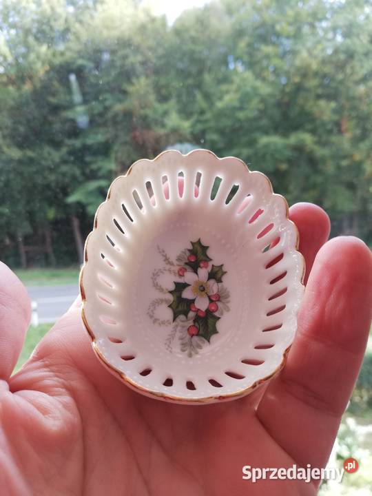 Cudeńko miniaturowy porcelanowy koszyczek Gorlice